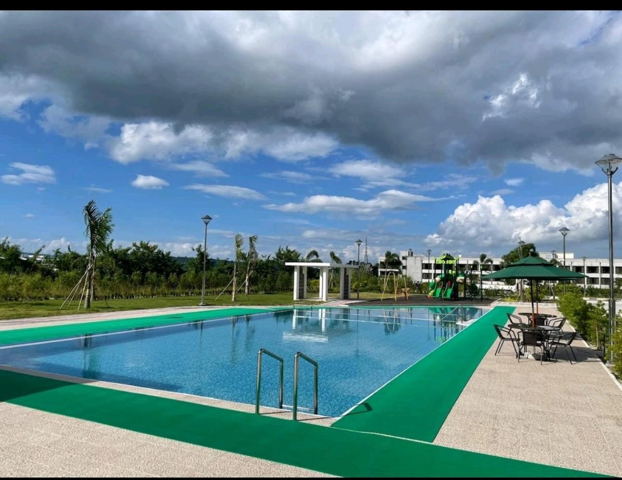 Condo In Clark Pampanga Beside Hilton Hotel And Casino Fort Stotsenburg Exterior foto